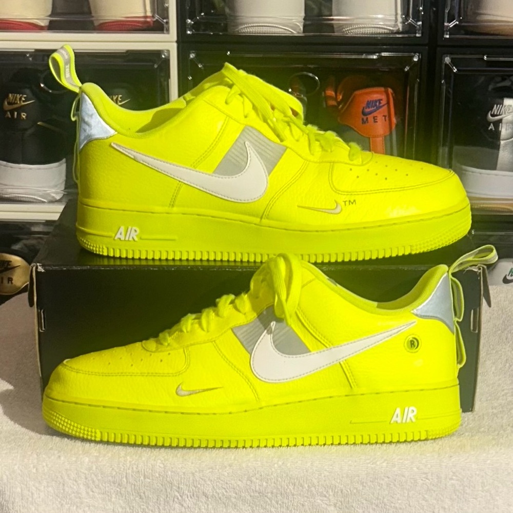 Nike Air Force 1 '07 LV8 Utility in the "Volt" AJ7747-700